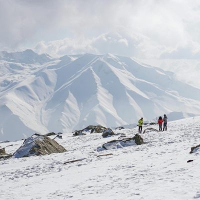 snow mountain veiw in jammu kashmir